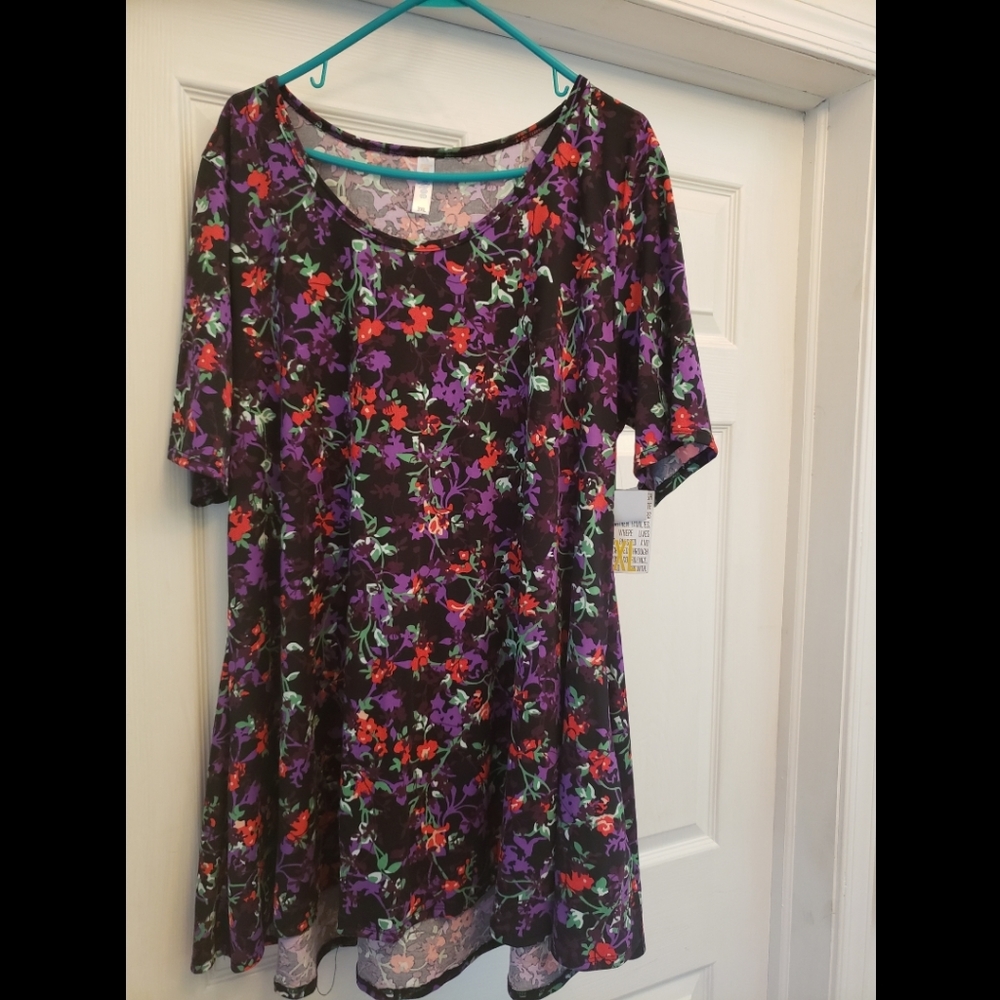LuLa Roe Multicolored flowered top NWT